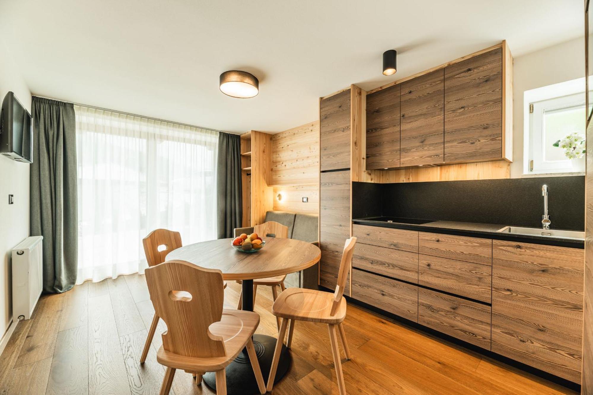 Hotel Daniel Apartments Сельва-ді-Валь-Гардена Екстер'єр фото